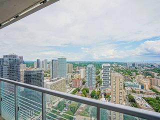 3703 - 386 Yonge St