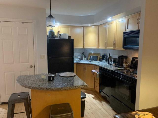 728 - 250 Wellington St W