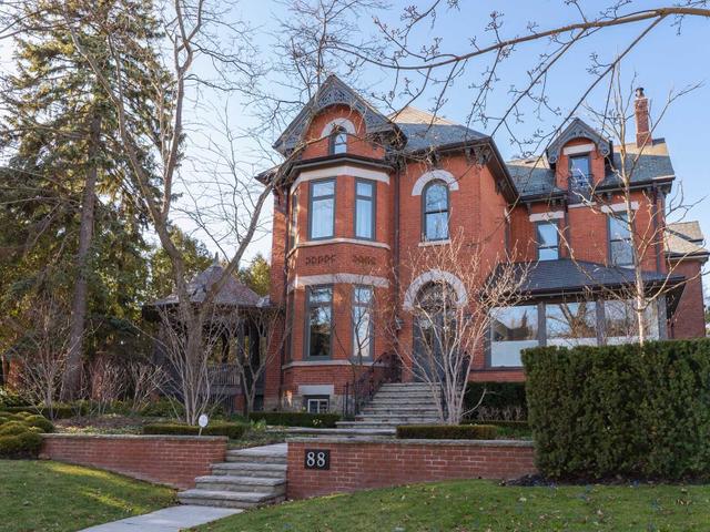 88B Crescent Rd