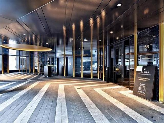 1004 - 88 Blue Jays Way E