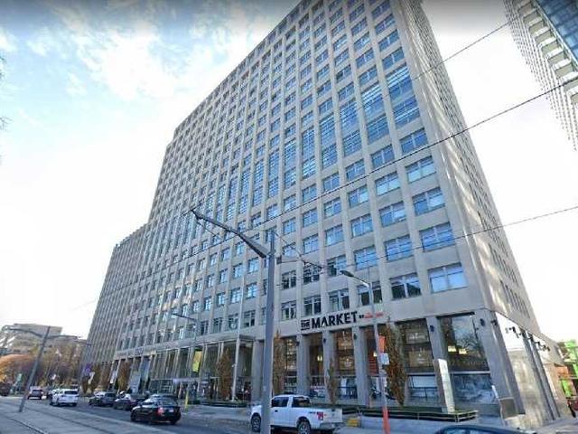 1625 - 111 St Clair Ave W