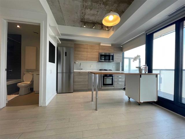 1905 - 11 Charlotte St