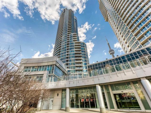 1408 - 208 Queens Quay W