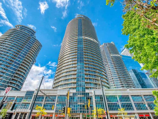 1408 - 208 Queens Quay W