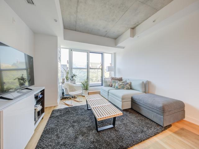 203 - 109 Ossington Ave