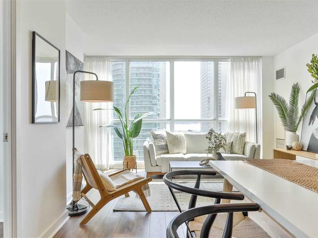 1208 - 18 Harbour St