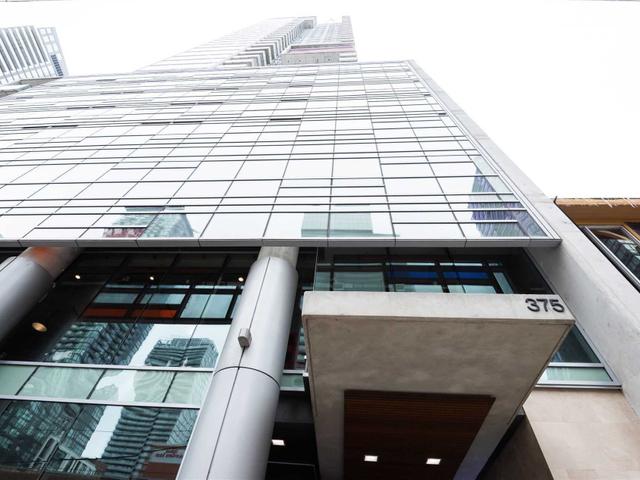 405 - 375 King St W