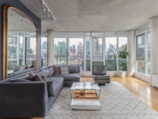 1002 - 38 Niagara St