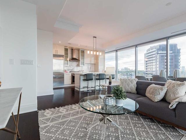 1802 - 55 Scollard St