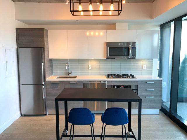 2902 - 224 King St W