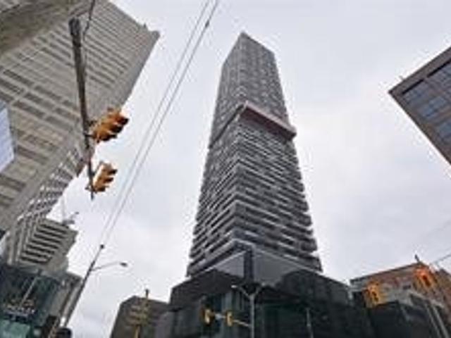 3010 - 8 Eglinton St E