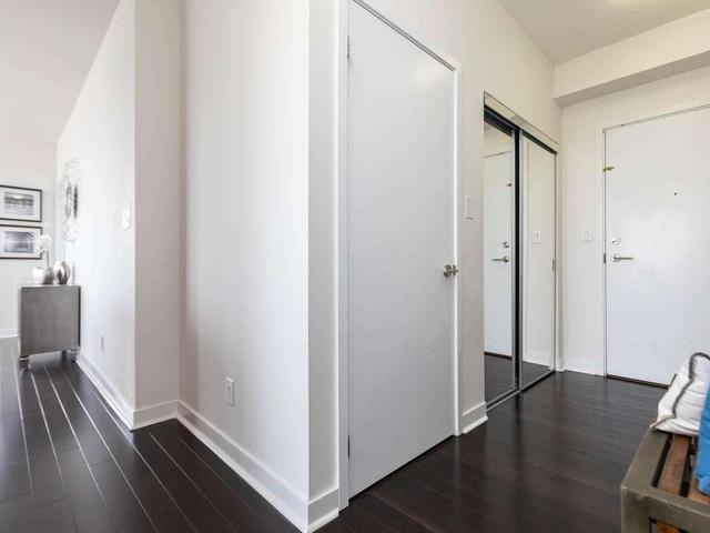 3204 - 295 Adelaide St W