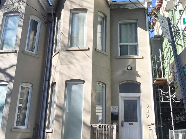 Unit B - 530 Richmond St W
