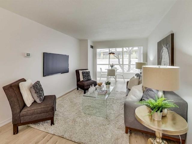 302 - 225 Davenport Rd