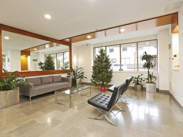 909 - 5 Rosehill Ave