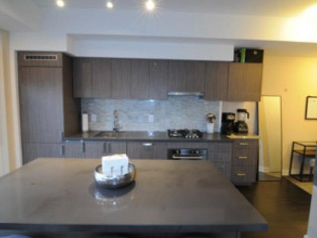 902 - 501 St Clair Ave W