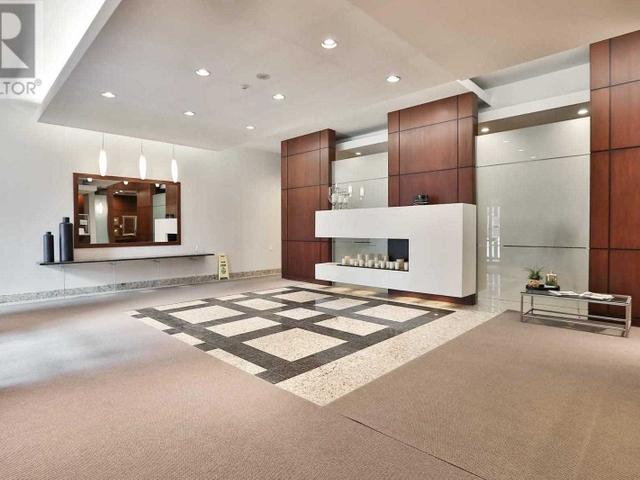 708 - 18 Parkview Ave