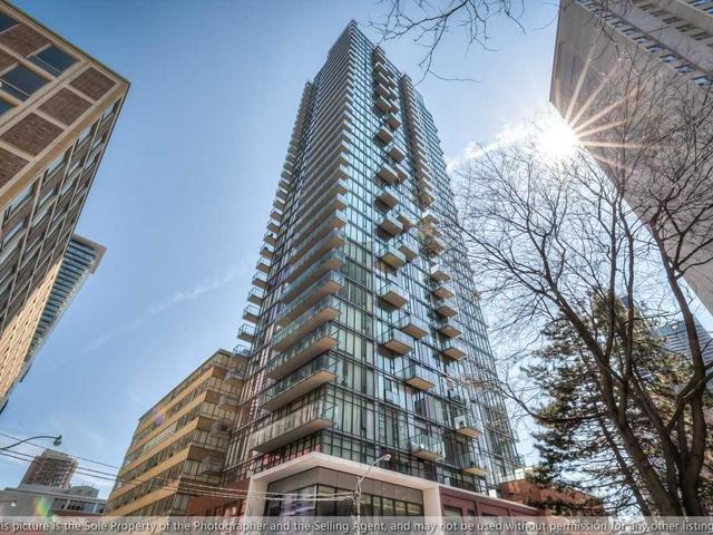 1305 - 75 St Nicholas St E