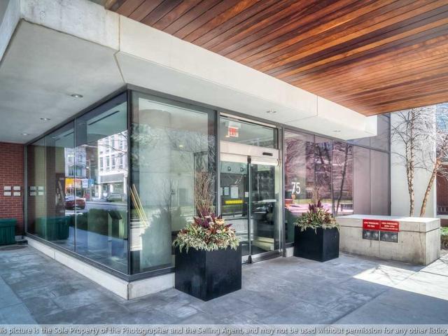 1305 - 75 St Nicholas St E