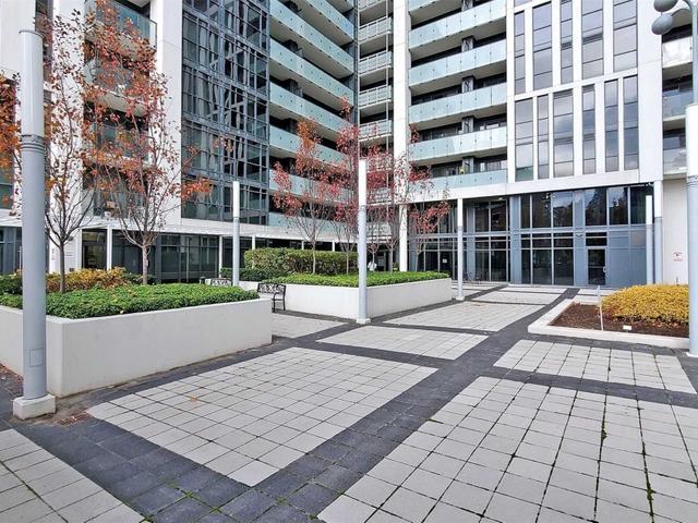 307 - 400 Adelaide St E