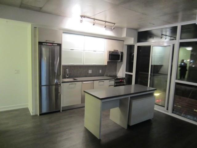 313 - 1205 Queen St W