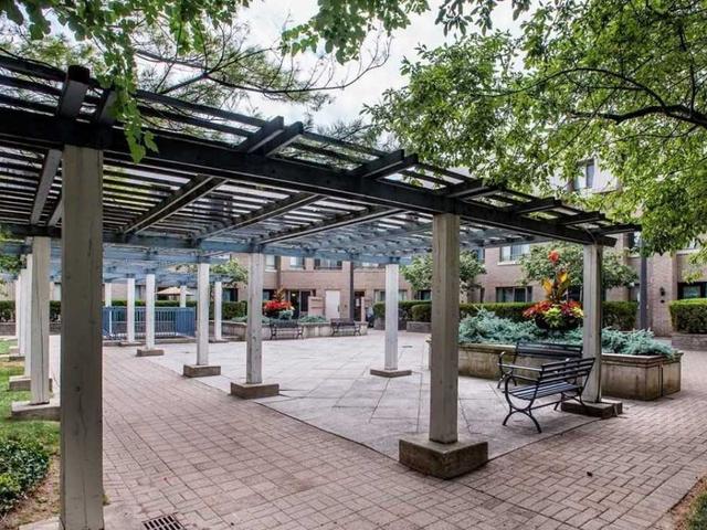 1800 - 18 Hollywood Ave