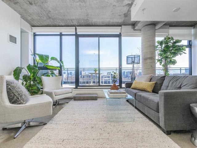 602 - 1239 Dundas W St