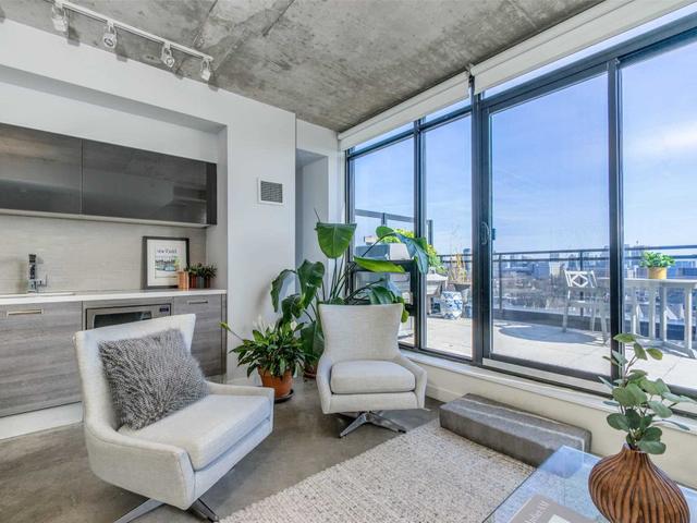 602 - 1239 Dundas W St