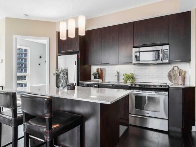 1207 - 25 Broadway Ave