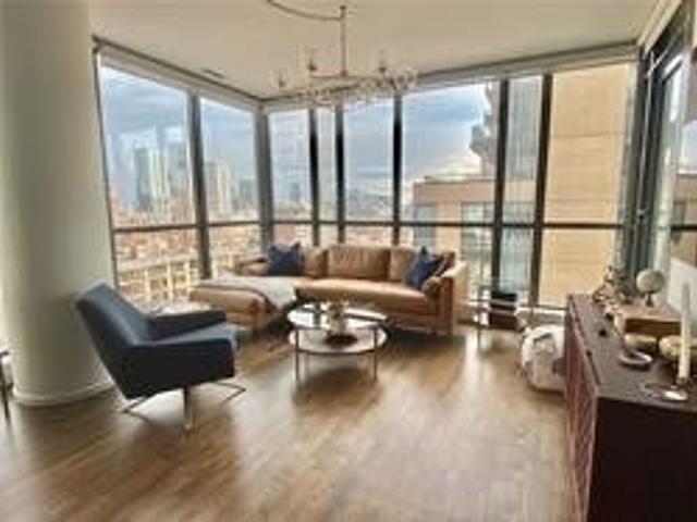 1107 - 8 Charlotte St