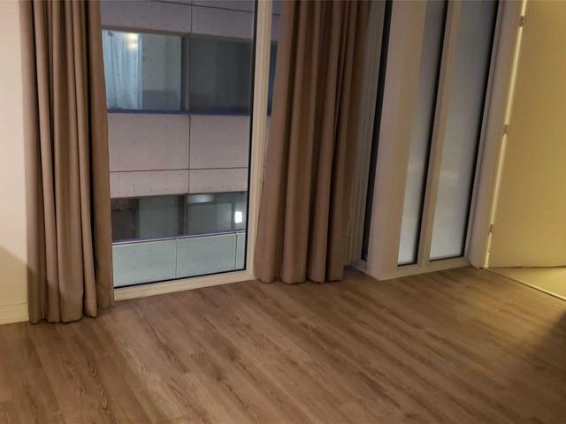 301 - 28 Wellesley St E