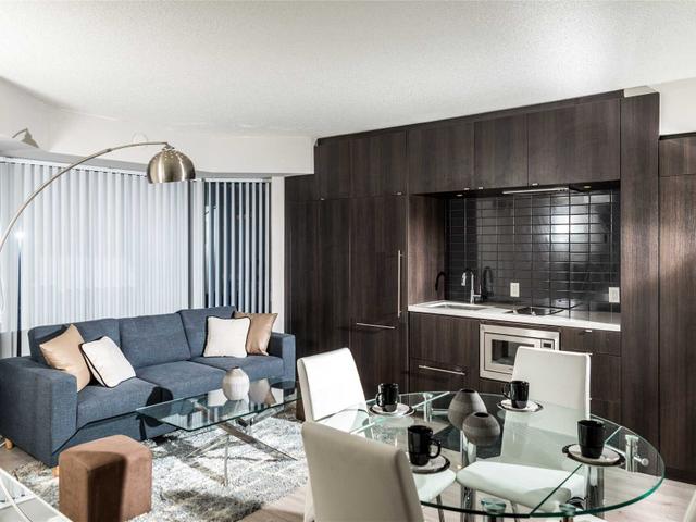 604 - 155 Yorkville Ave