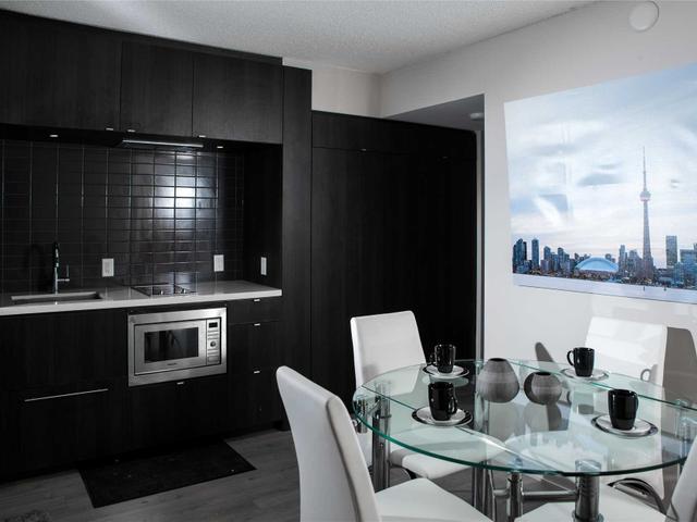 604 - 155 Yorkville Ave