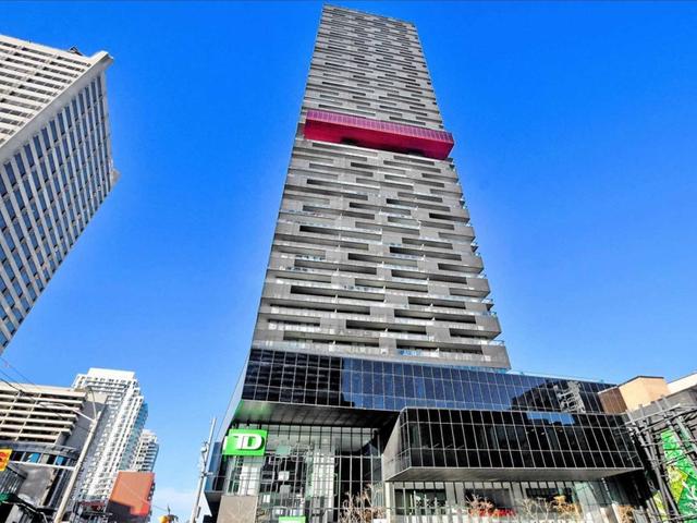 3409 - 8 Eglinton Ave