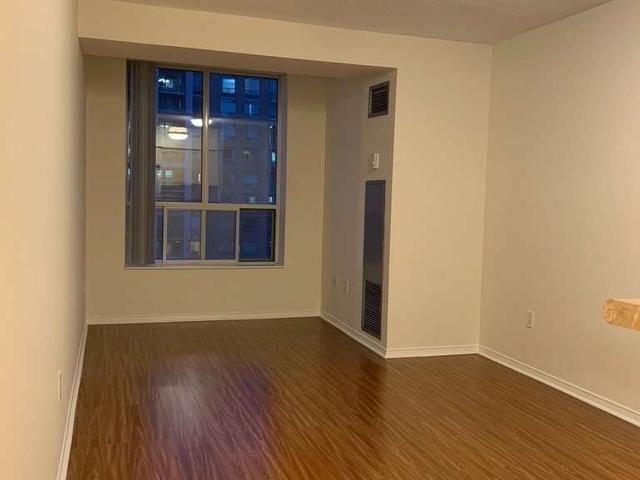 906 - 29 Pemberton Ave