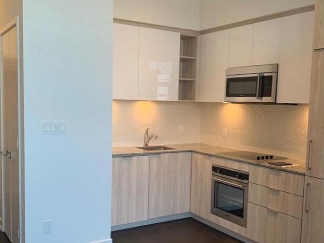 3208 - 50 Ordnance St