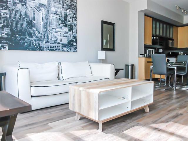 1521 - 36 Blue Jays Way