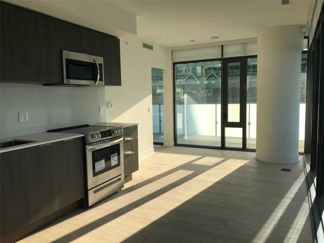 1912 - 25 Richmond St E