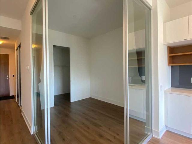 517 - 111 St Clair Ave W