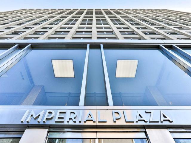 810 - 111 St Clair Ave W