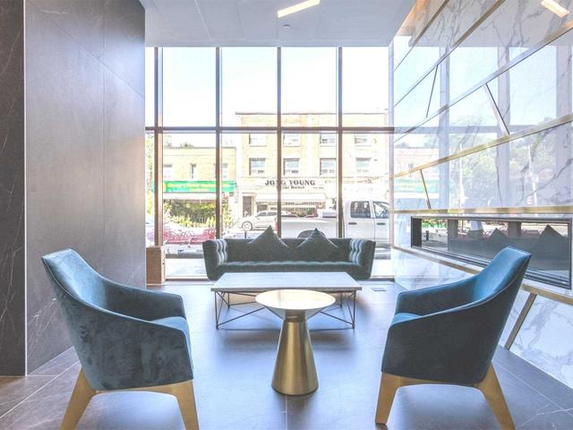 205 - 151 Avenue Rd W