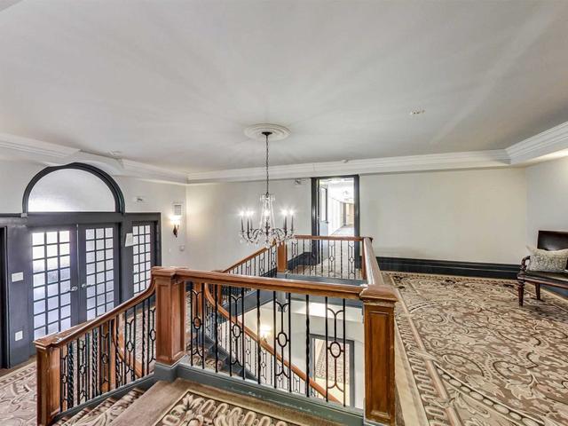 201 - 1111 Avenue Rd