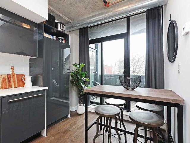 202 - 109 Wolseley St