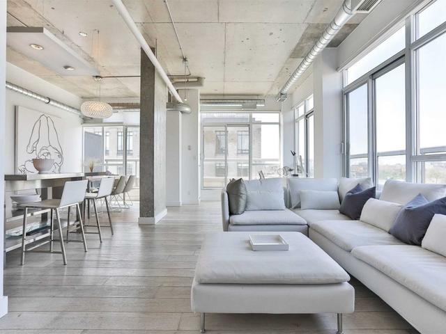 PH5 - 955 Queen St W