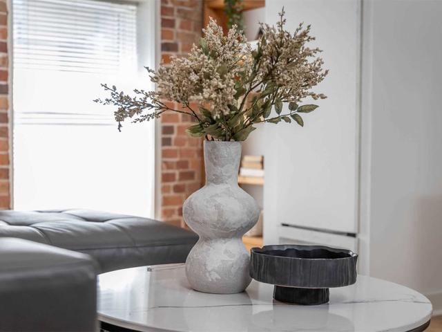 402 - 81A Front St E