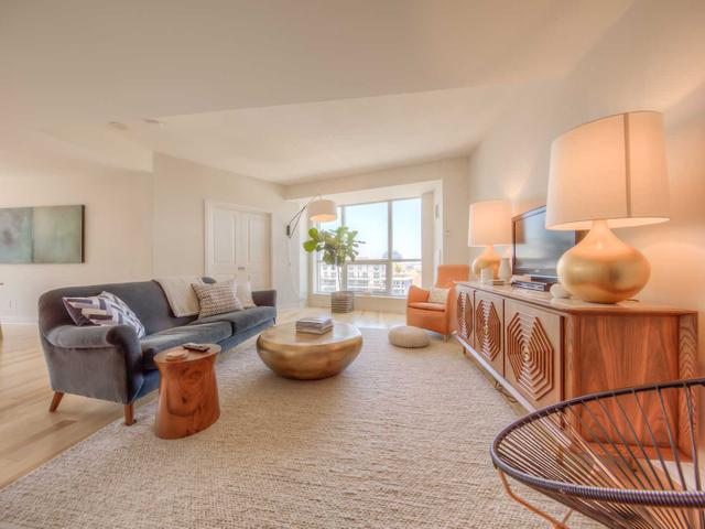 1207 - 38 The Esplanade St