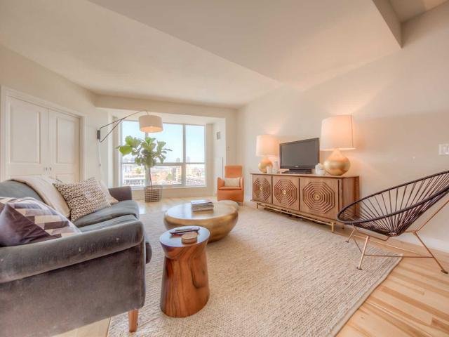 1207 - 38 The Esplanade St