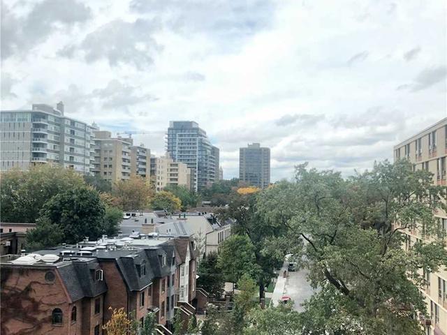 522 - 111 St Clair Ave W