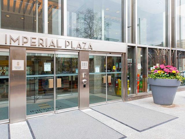 610 - 111 St Clair Ave W