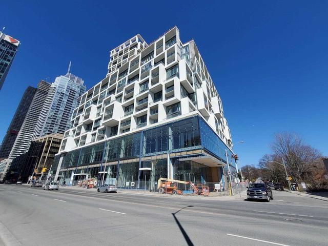 1136 - 8 Hillsdale Ave